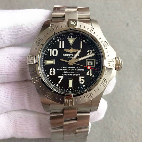 百年靈 breitling 復仇者系列三針黑面 搭載2824機芯