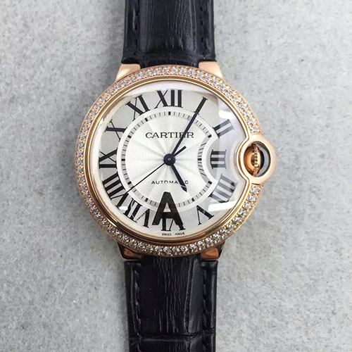 卡地亚 Cartier 玫金带鉆圈中号