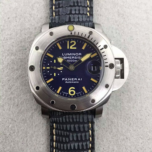 沛纳海 Panerai Luminor Submersible系列pam064 搭载7750机芯