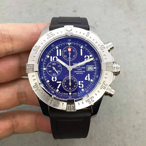 百年靈 Breitling 復仇者系列 搭載7750計時機芯